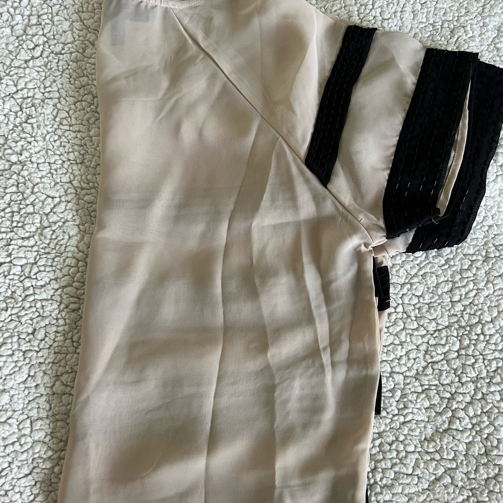 JS top with sequins - Picture 3 of 3